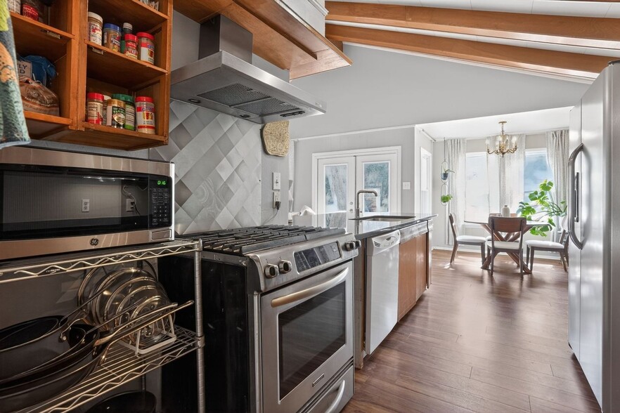 Building Photo - 10814 Cedar Elm Dr