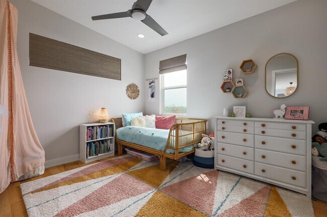 Building Photo - 7013 Boyle Dr