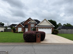 Building Photo - 102 Myles Ln