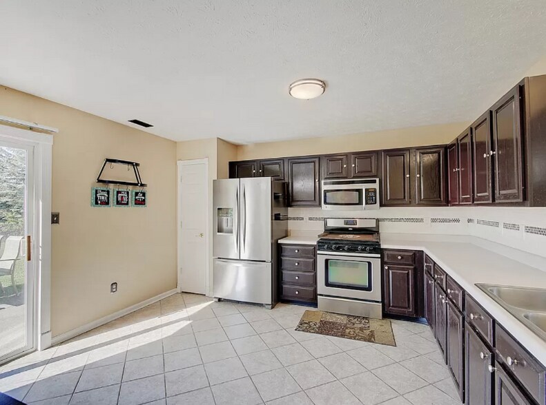 Building Photo - 9884 Plantana Blvd