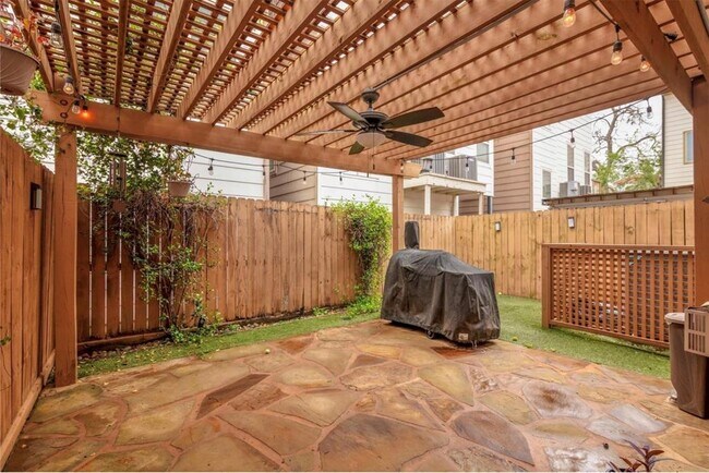 Building Photo - 1524 Birdsall St