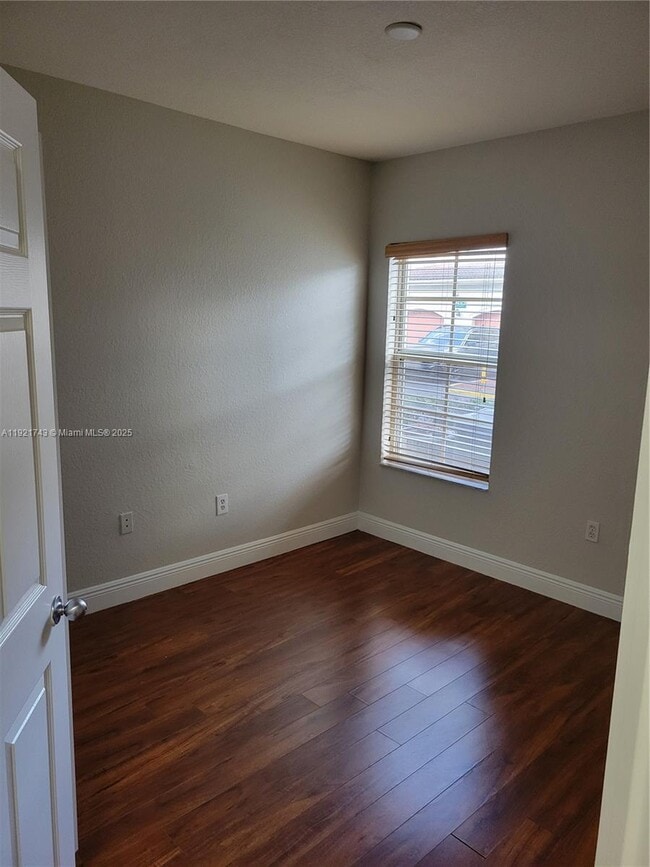 Building Photo - 2564 Centergate Dr