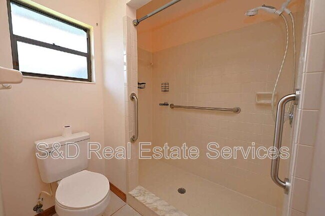 Building Photo - 848 Mikasuki Dr