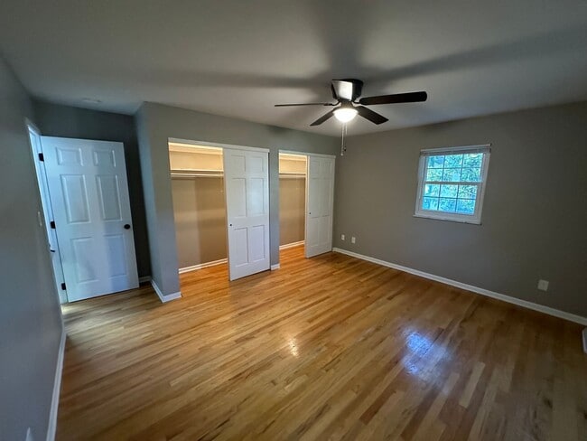 Building Photo - Stunning Single Family Home in “The Knolls”