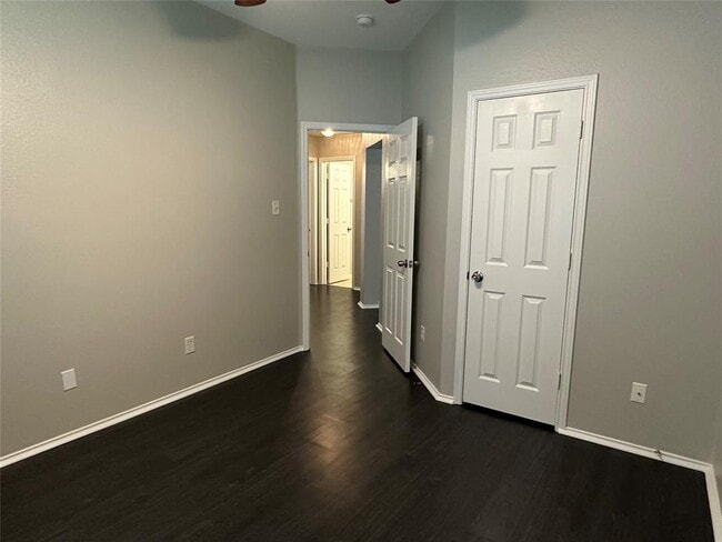 Building Photo - 1600 McDowell Bend