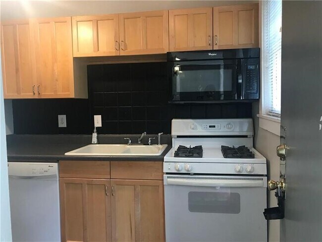 Building Photo - 864 Charles Allen Dr NE