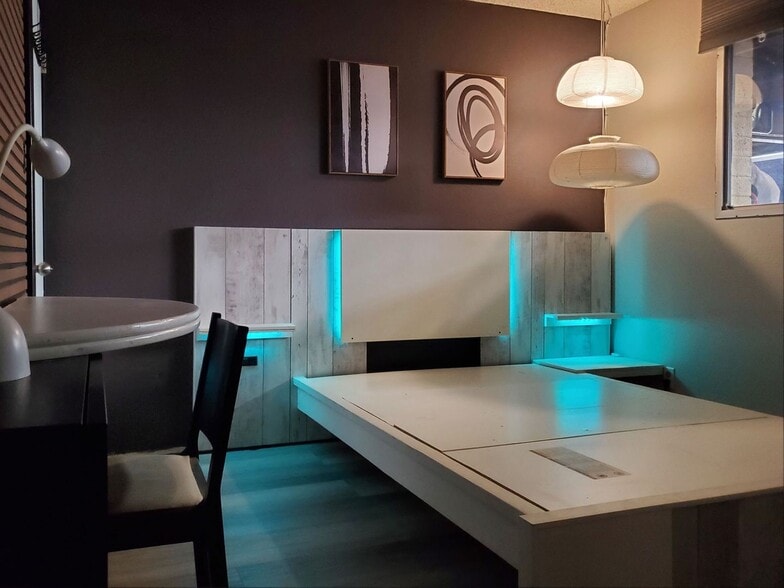 Building Photo - 1220 W Pebble Beach Dr