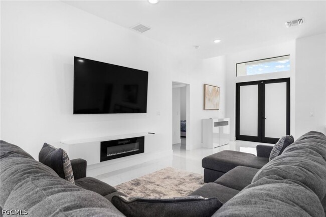 Building Photo - 2608 25th St W