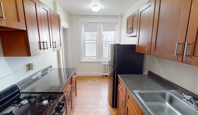 Building Photo - 233 Park Dr