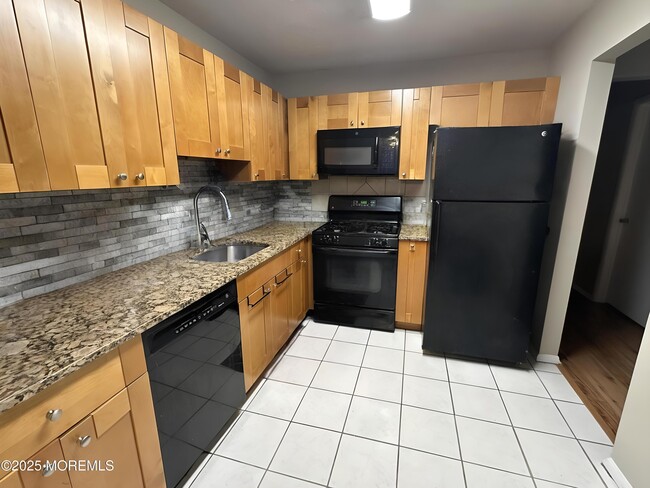 Building Photo - 310 Sage Ct