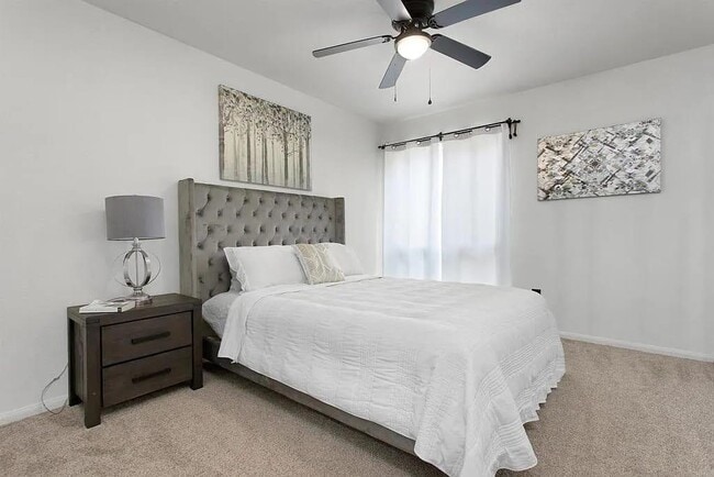 Building Photo - 830 W Lincoln Ave