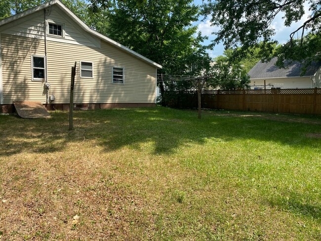 Building Photo - 3 Bed 1 Bath Single Family Home in Merrill