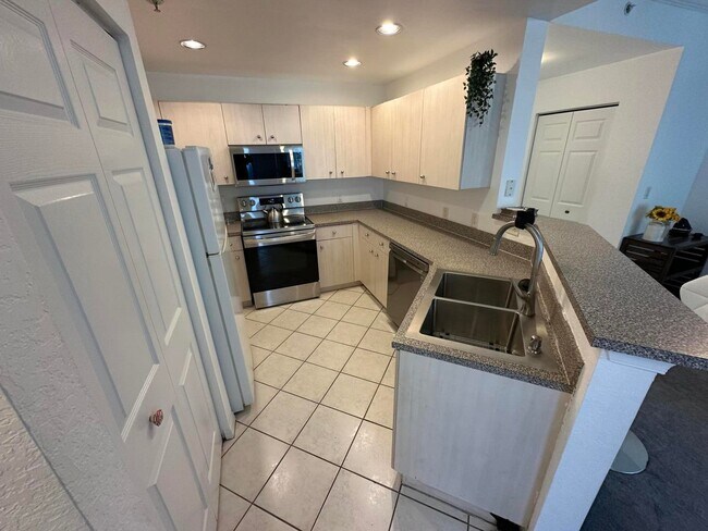 Building Photo - 1803 N Flagler Dr