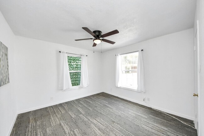 Building Photo - 2210 Detering St