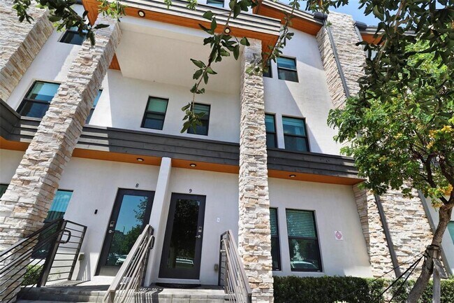 Building Photo - 10473 NW 82nd St