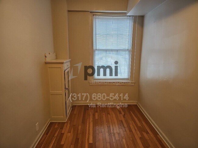 Building Photo - 1 W 28th St