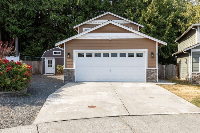 Building Photo - 1124 73rd Dr SE