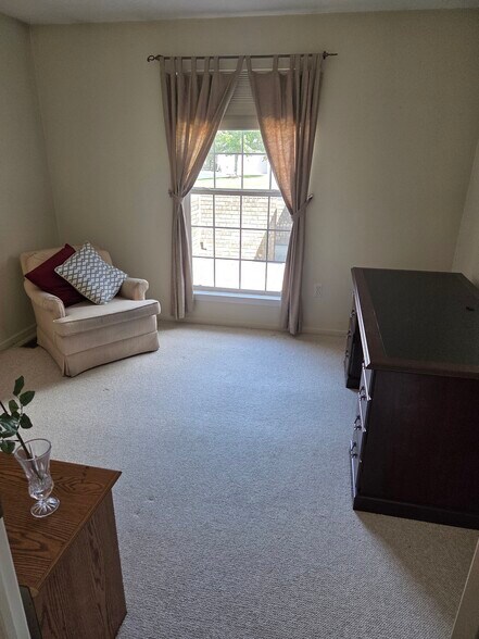 Building Photo - 59025 Golden Oak Ct