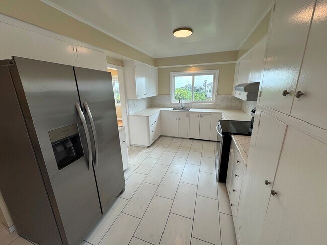 Building Photo - Hillside Ventura Home- Gorgeous Ocean View!!