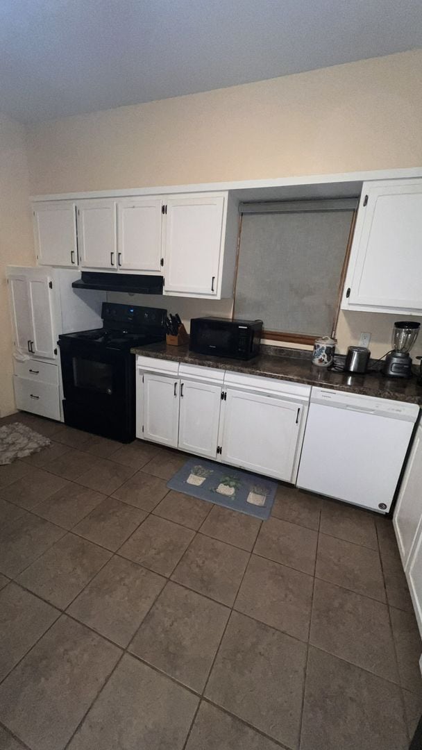 Building Photo - 3827 E Edgerton Ave