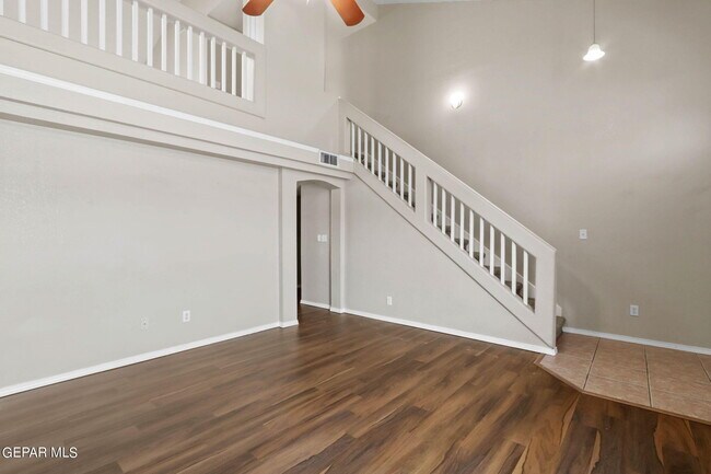 Building Photo - 10822 Elise St