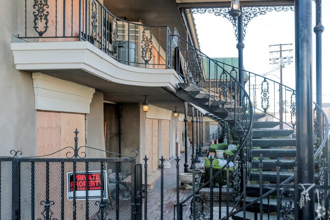 Building Photo - 1212 N Broadway