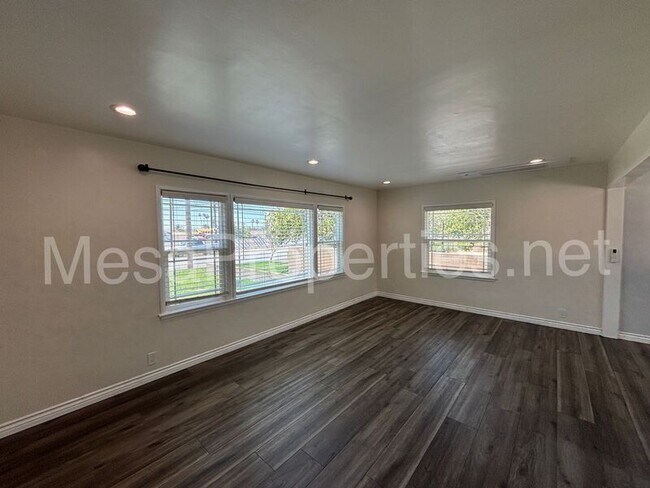 Building Photo - 6056 Walnut Ave