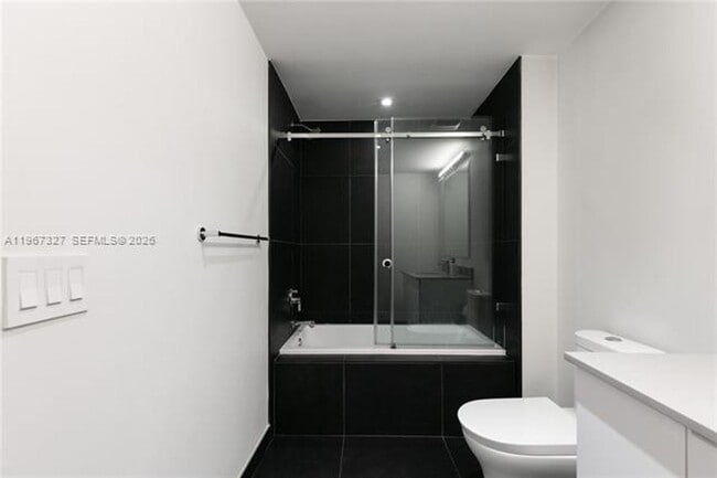 Building Photo - 1600 NE 1st Ave