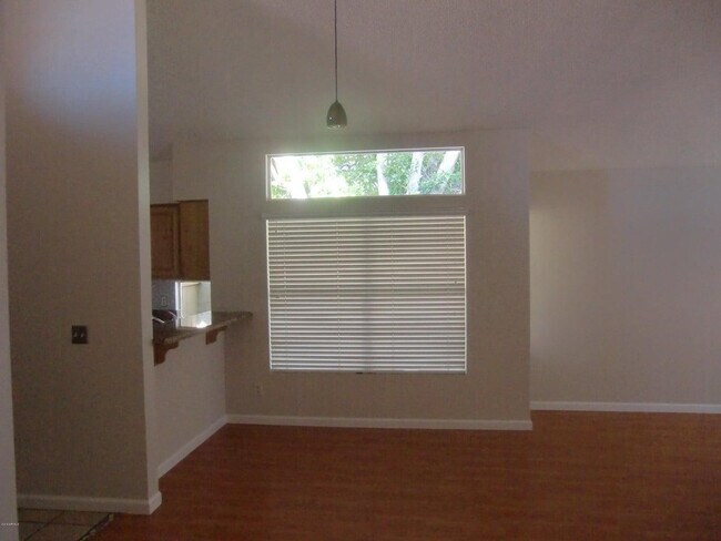 Building Photo - 3305 E Wildwood Dr