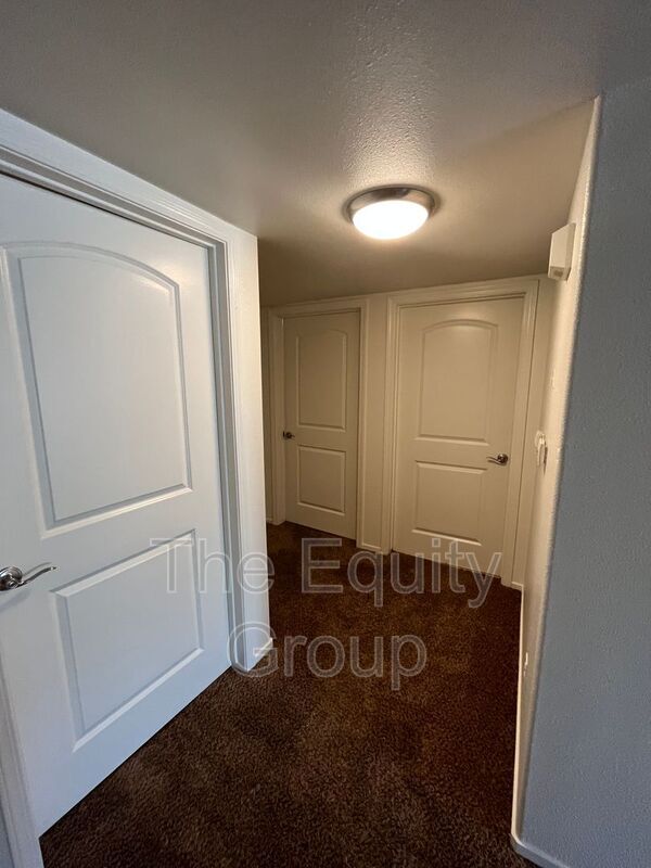 Building Photo - 2824 N Zachary St