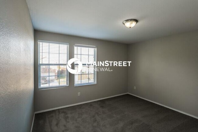 Building Photo - 4 Bedroom Pet-Friendly Home in Fort Worth, TX with Main Street Renewal