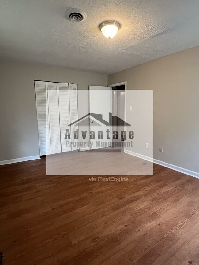 Building Photo - 108 8th St