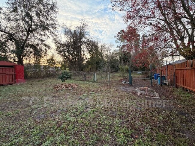 Building Photo - 10416 103rd St