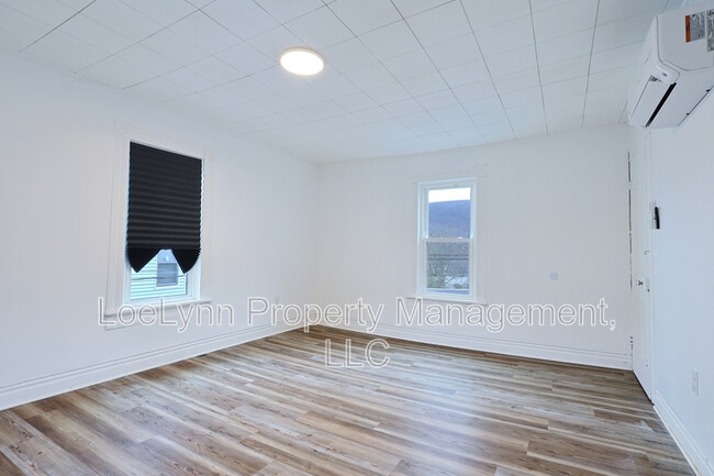 Building Photo - 14208 Temple St