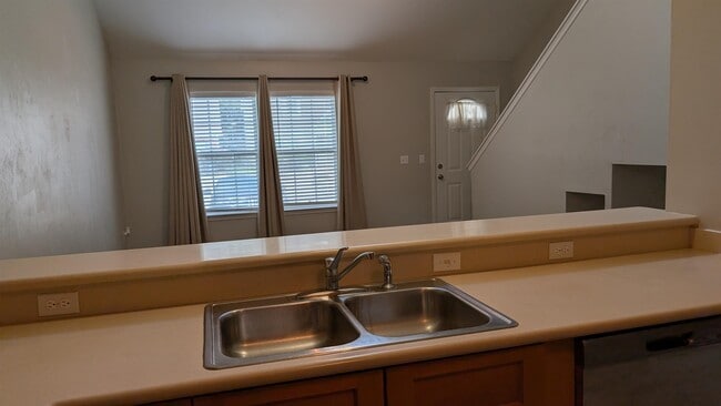 Building Photo - 3376 Sawtooth Dr