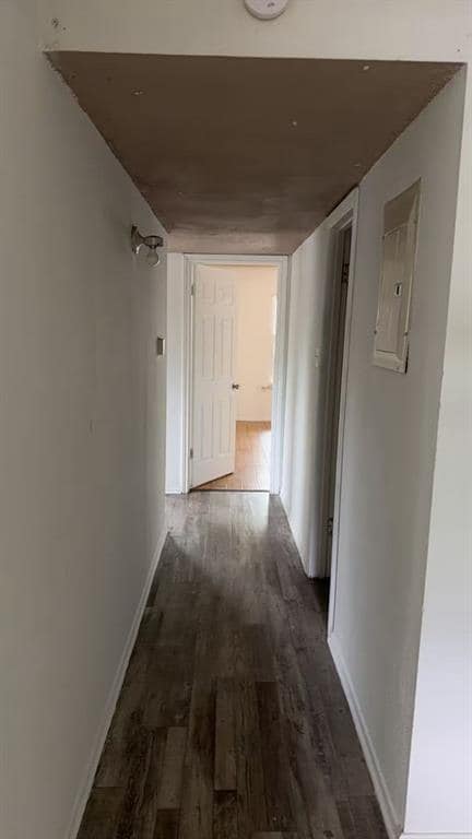 Building Photo - 1006 N Meadows Dr