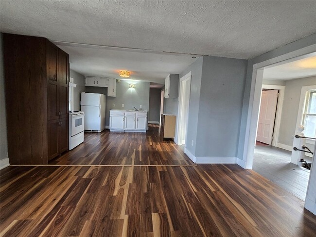 Building Photo - 5 Greene St