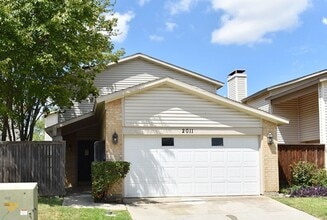 Building Photo - 2011 Via Sonoma Via