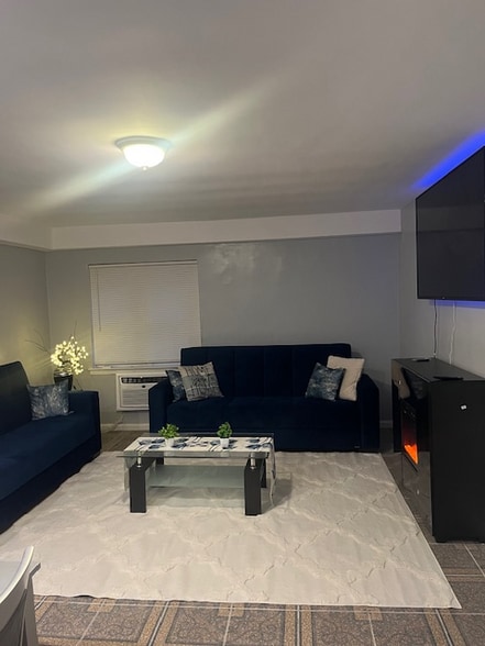 Building Photo - 24-02-2428 28th St