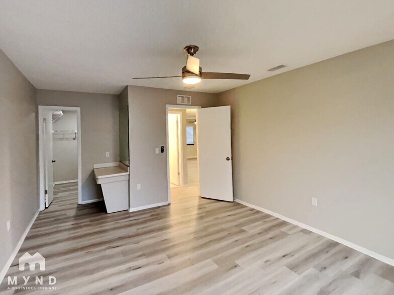 Building Photo - 8703 Briar Patch Dr