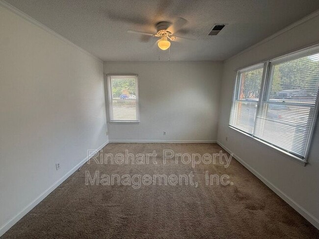 Building Photo - 1110 Chandler Dr