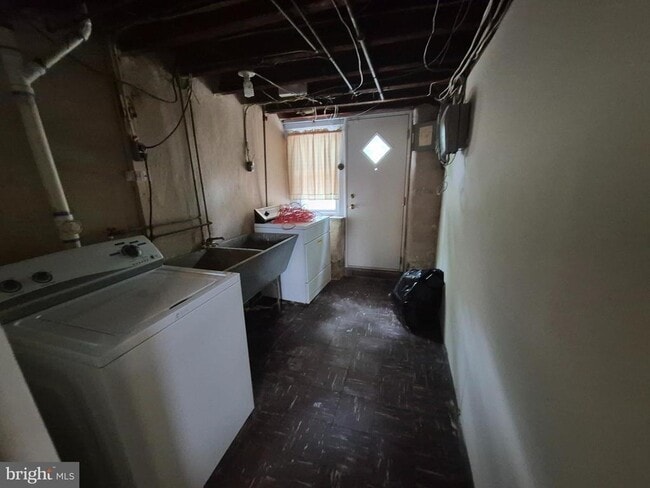 Building Photo - 3423 Verner St