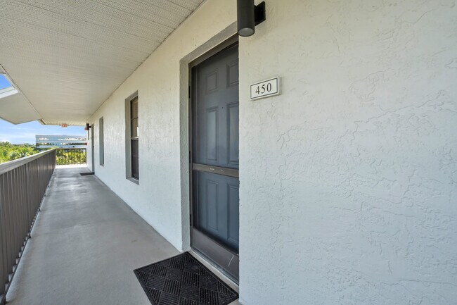 Building Photo - 600 Neapolitan Way