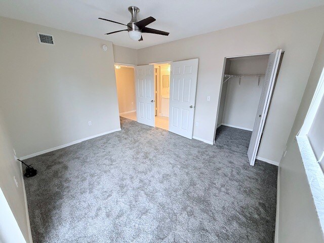 Building Photo - 1610 N 42ND Cir