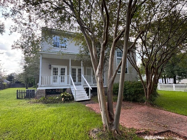 Primary Photo - Charming 2 Bedroom Home for Lease in Denha...