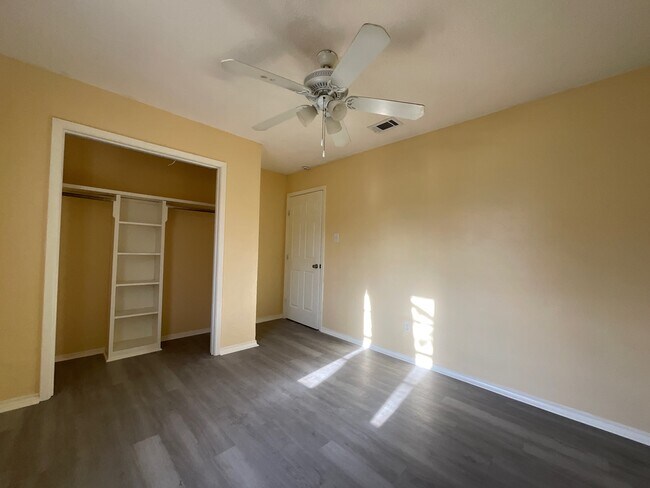 Building Photo - 1361 Shady Ln