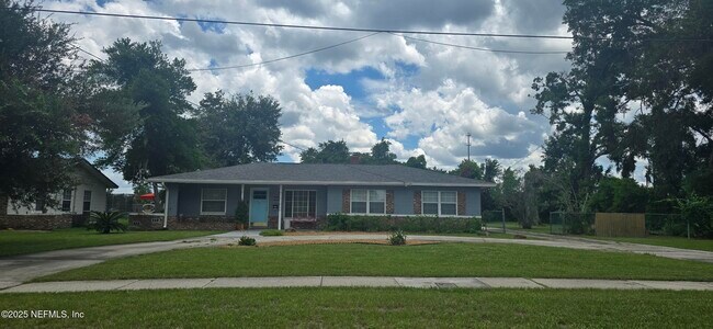 Primary Photo - 4556 Cambridge Rd