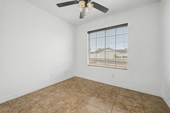 Building Photo - 9061 W Granada Rd