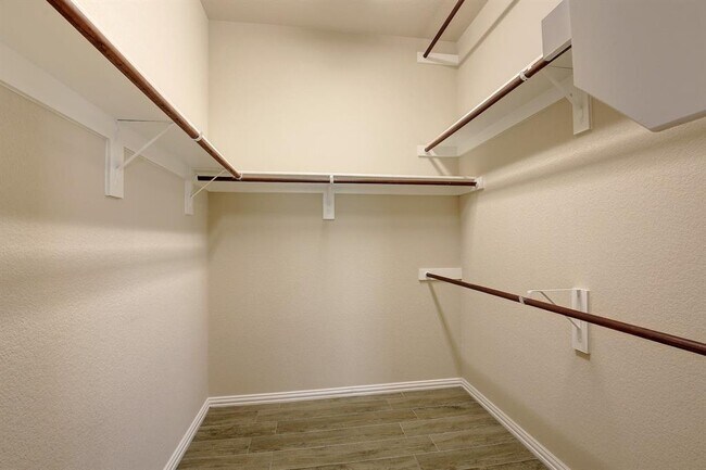Building Photo - 332 Oyster Creek
