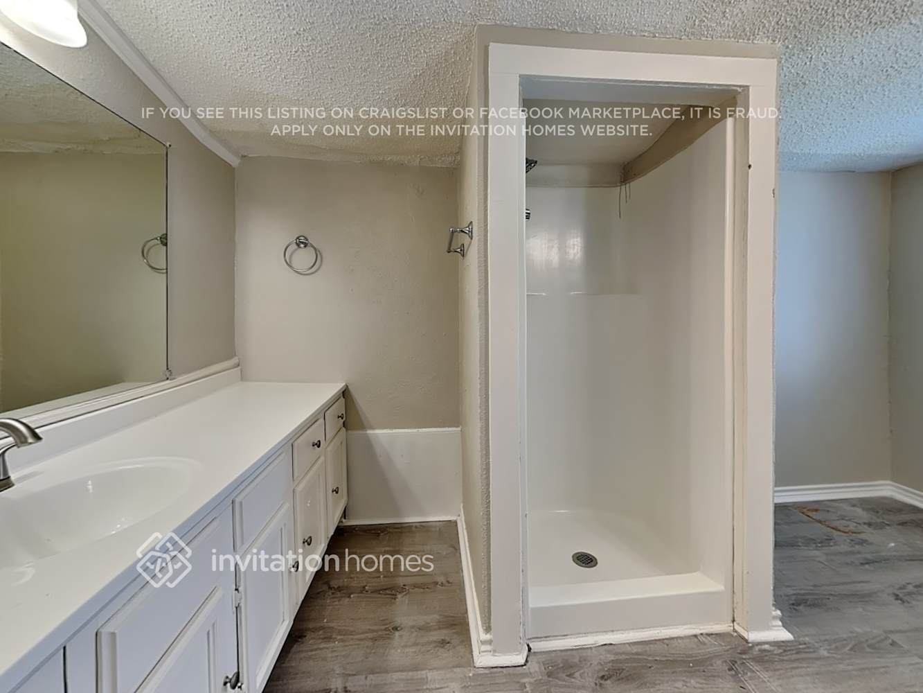 Building Photo - 705 N Alamo Rd